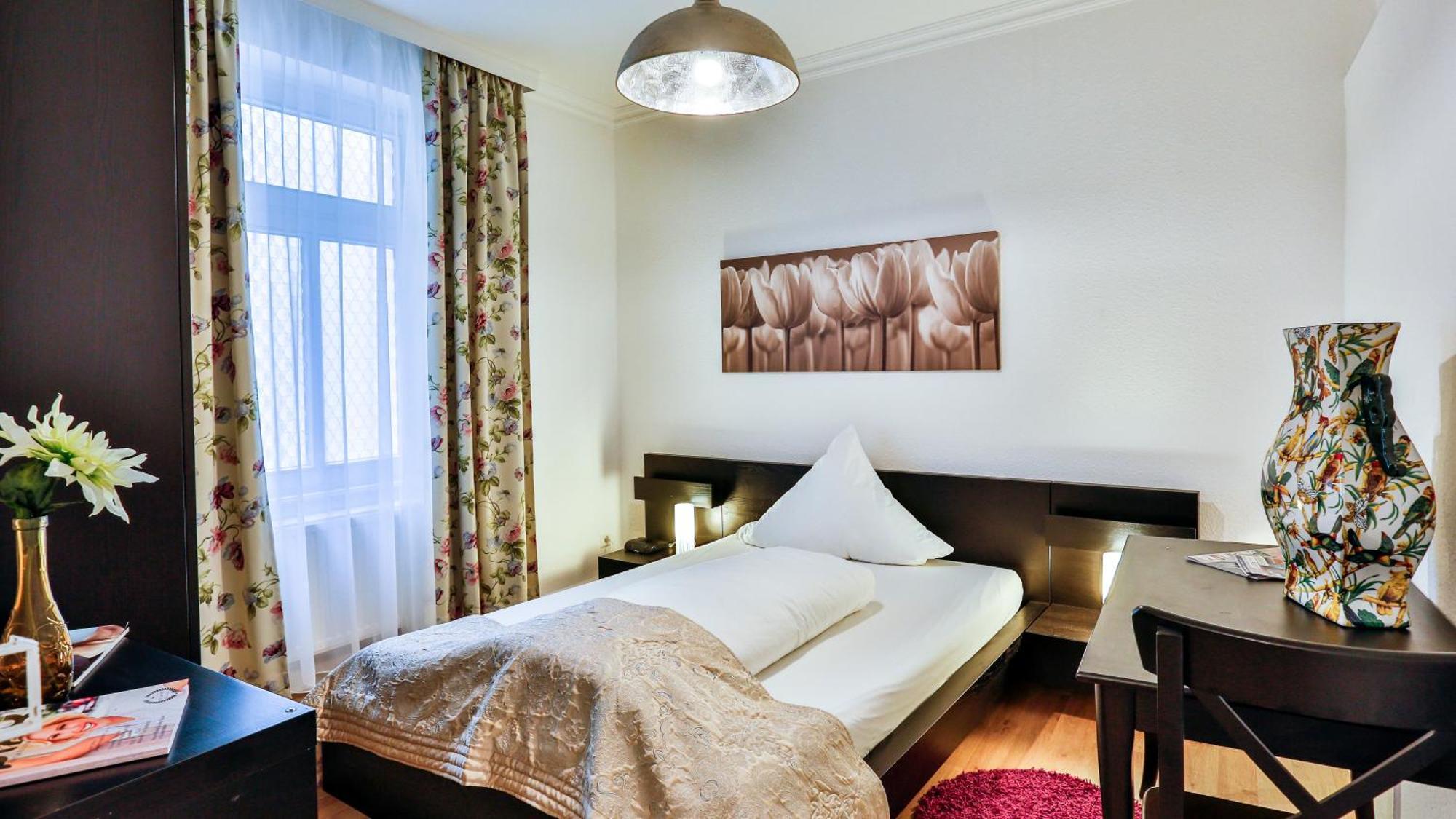 Hotel Laterne Baden-Baden Quarto foto